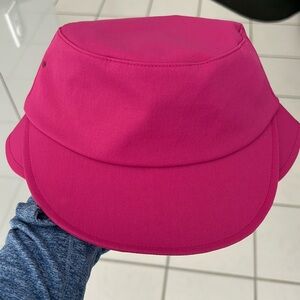 NWOT Fuschia Lululemon Hat Size Small/Medium